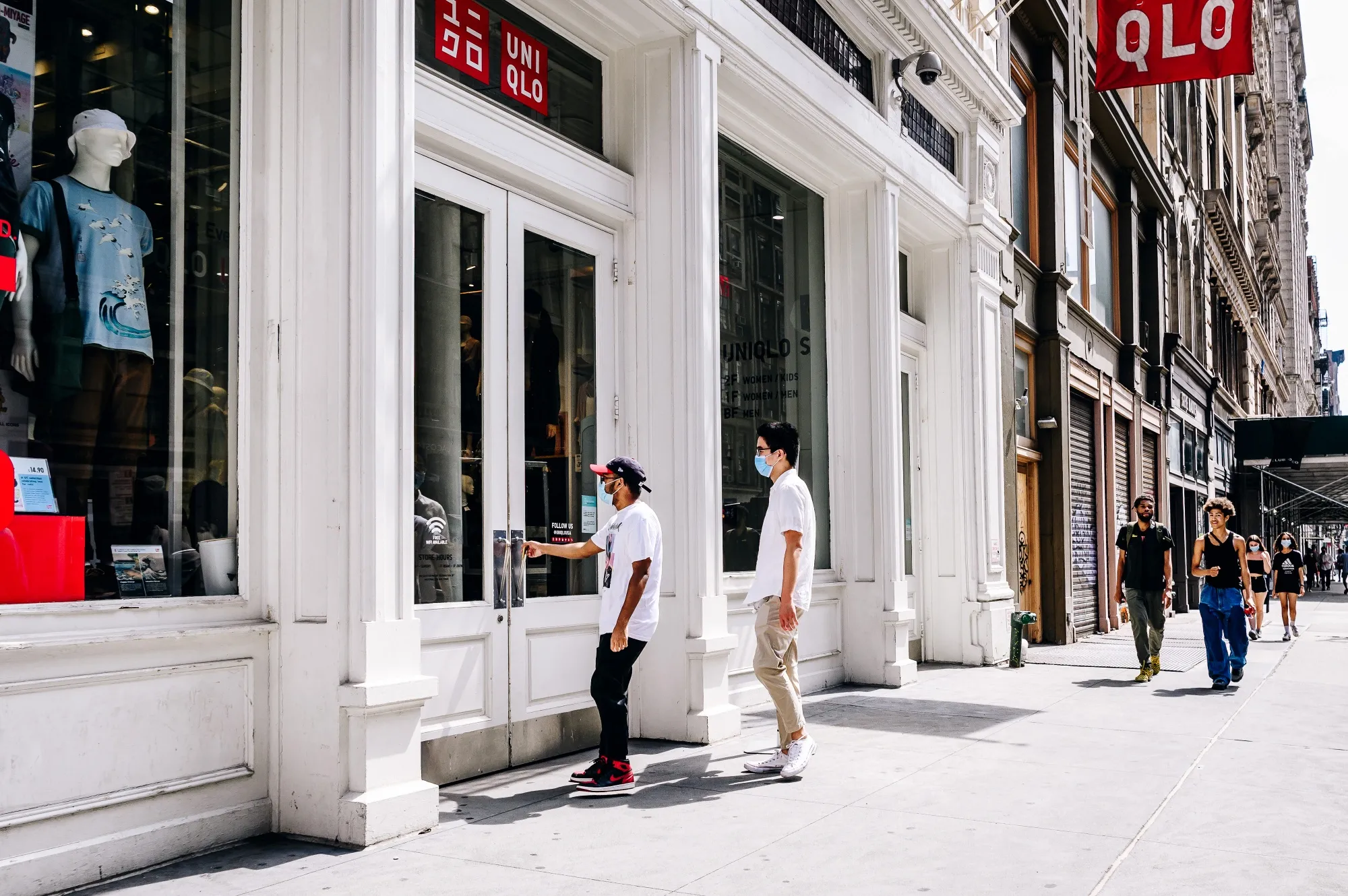 Uniqlo đang muốn thể hiện mình là một thương hiệu “tốt” thay vì là “thời trang nhanh” bằng cách đầu tư vào các cửa hàng flagship ở Mỹ và châu Âu.