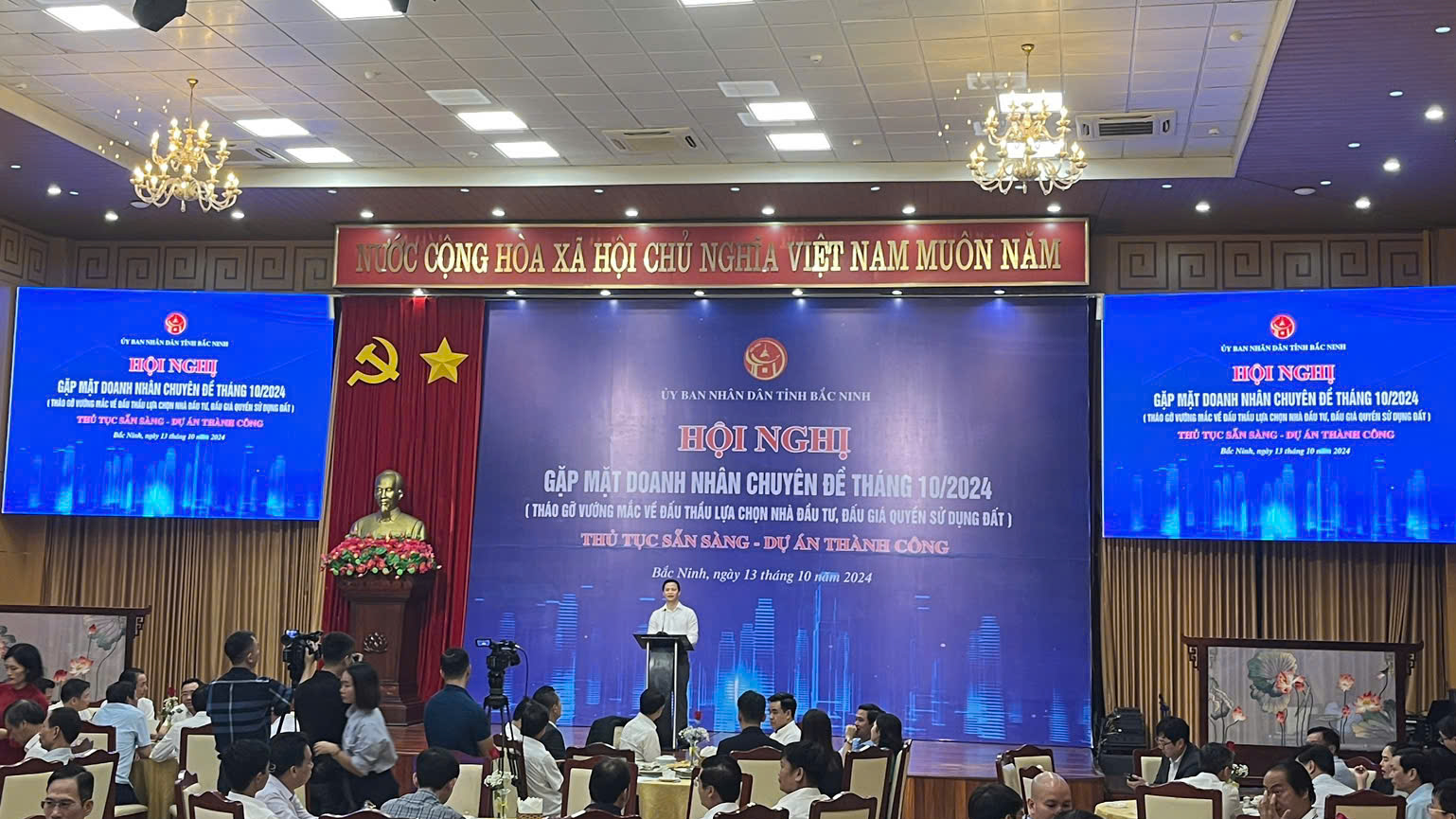 Hội nghị gặp mặt doanh nghiệp hàng tháng do lãnh đaọ tỉnh Bắc Ninh tổ chức.