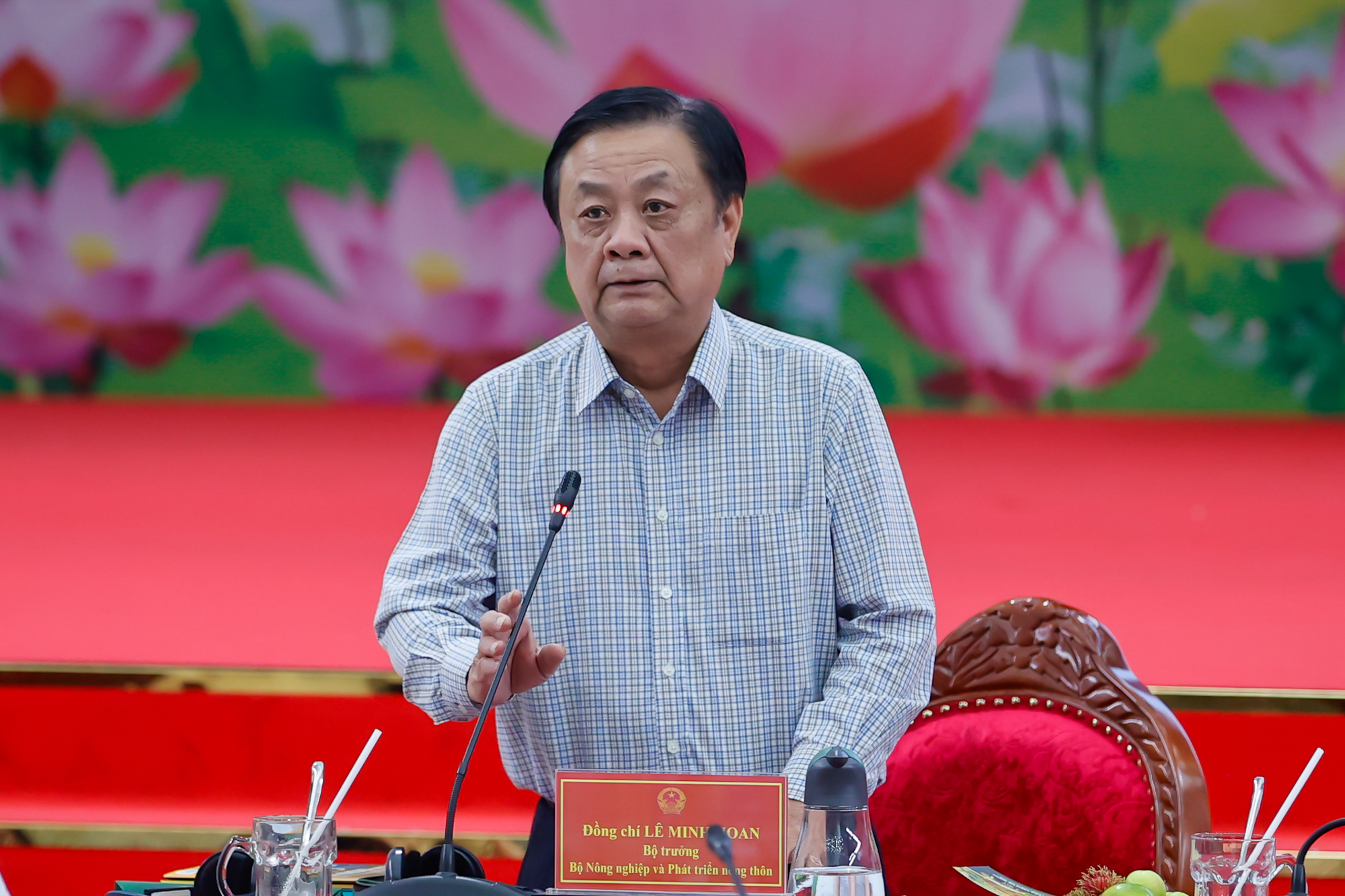 Bộ trưởng Bộ Nông nghiệp và Phát triển nông thôn phât biểu tại hội nghị.