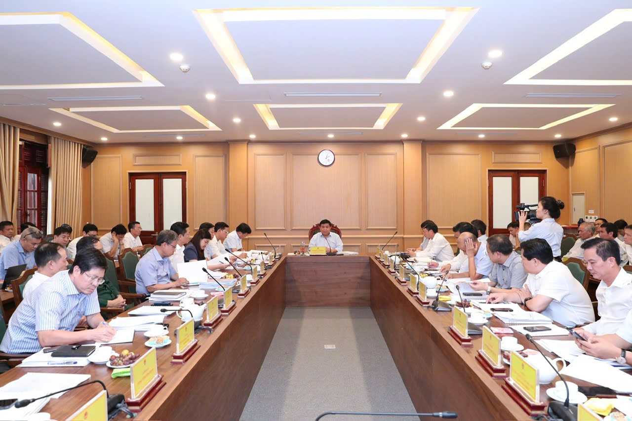 Toàn cảnh phiên họp của Hội đồng Thẩm định Nhà nước về Báo cáo nghiên cứu tiền khả thi dự án đường sắt tốc độ cao trên trục Bắc - Nam.