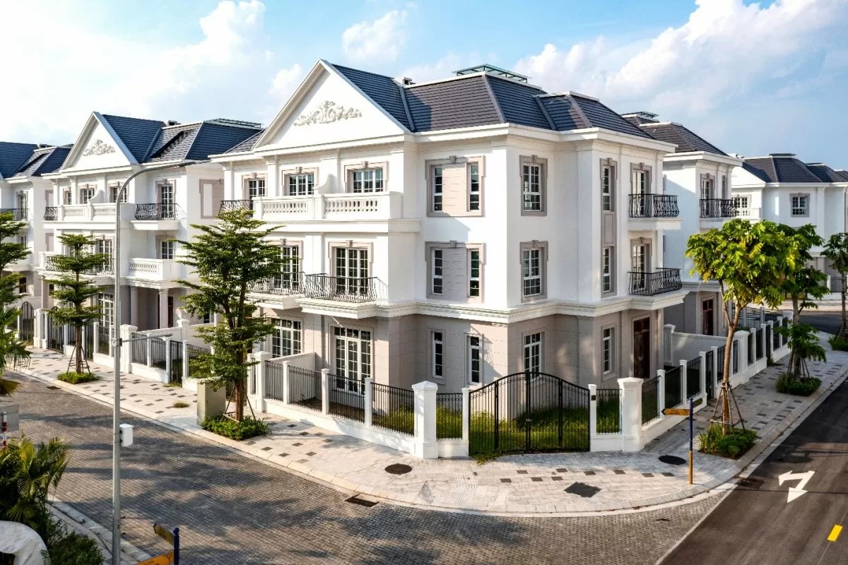 Biệt thự Eurowindow Twin Park sở hữu thiết kế tân cổ điển tinh tế với mặt tiền rộng 11m.
