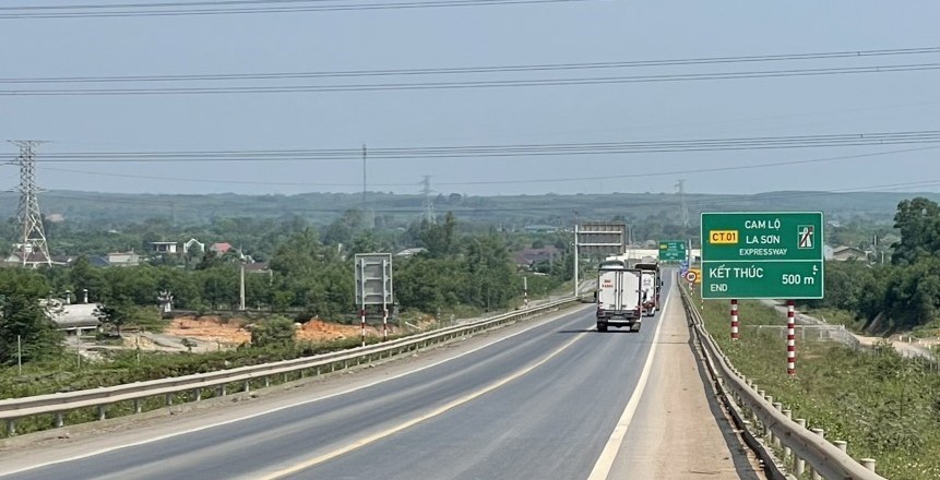 Cao tốc Cam Lộ - La Sơn đang được đề xuất mở rộng lên 4 làn xe