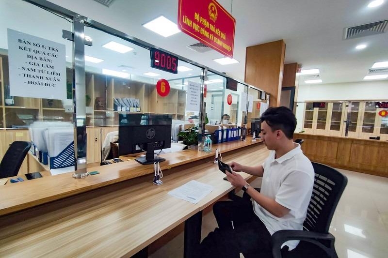 Hanoi launches new public administration service center