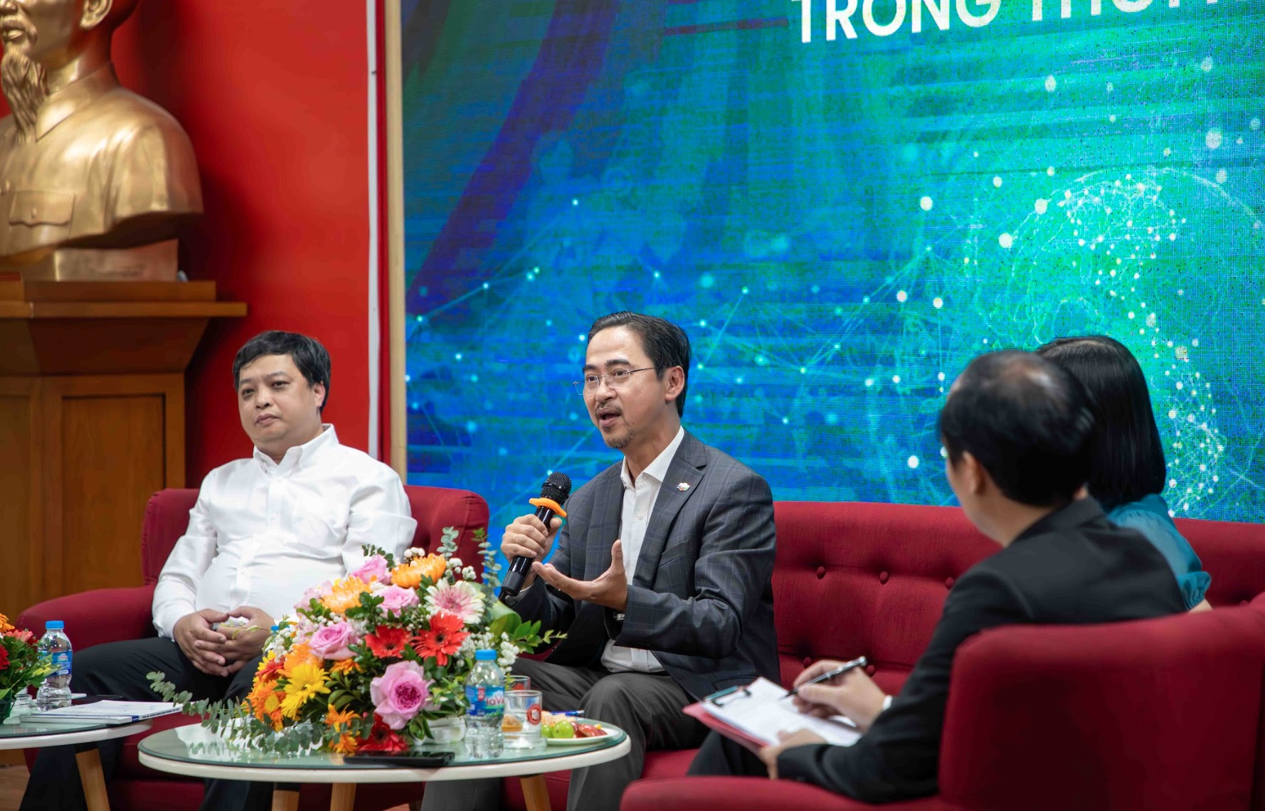 &Ocirc;ng Phan Thanh Sơn - Ph&oacute; Chủ tịch Điều h&agrave;nh ki&ecirc;m Gi&aacute;m đốc Ph&aacute;t triển kinh doanh, FPT IS khẳng định &ldquo;linh hoạt