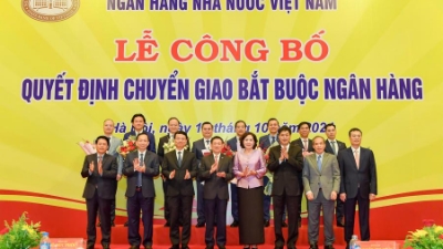 Two weak banks transfered to Vietcombank, MB Bank
