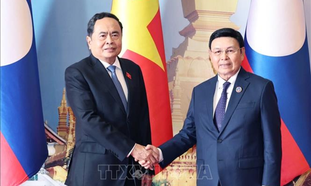 Chủ tịch Quốc hội Trần Thanh Mẫn và Chủ tịch Quốc hội Lào Saysomphone Phomvihane - Ảnh: TTXVN