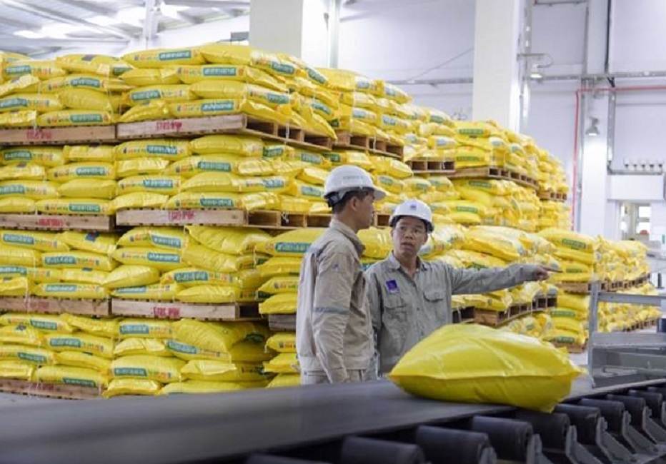 Khi mặt hàng phân bón được áp thuế VAT đầu ra, doanh nghiệp sẽ được khấu trừ thuế VAT đầu vào, từ đó giảm áp lực khi đầu tư. Ảnh minh họa.