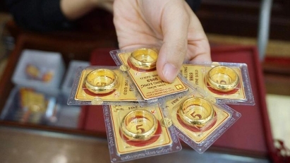 Domestic gold ring price hits record high
