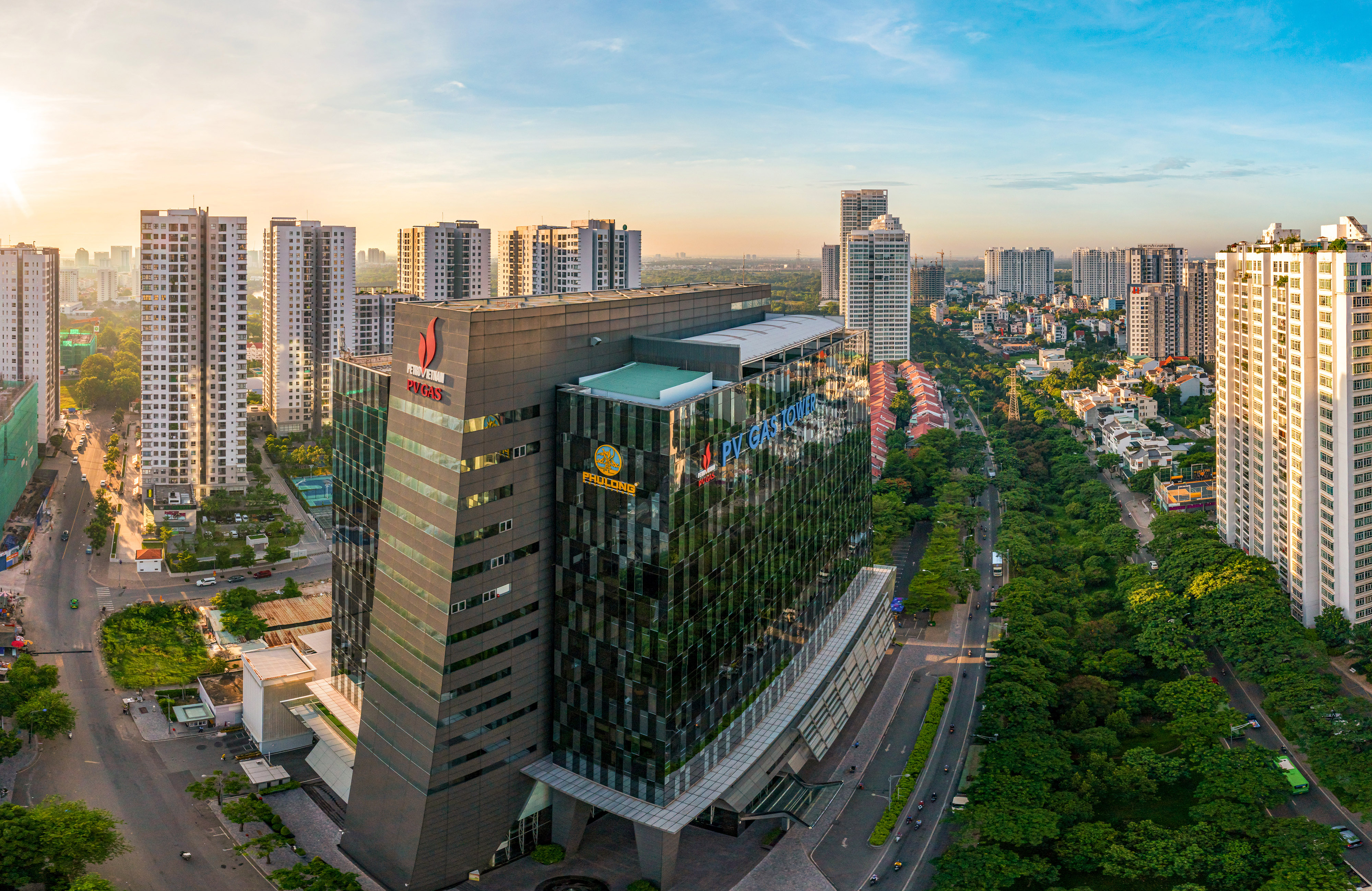 Toà cao ốc tài chính văn phòng PVGas Tower là nơi “đóng quân” của nhiều doanh nghiệp lớn, trong đó phải kể đến các công ty trong tập đoàn Dầu khí Việt Nam như PVGAS, PVE…
