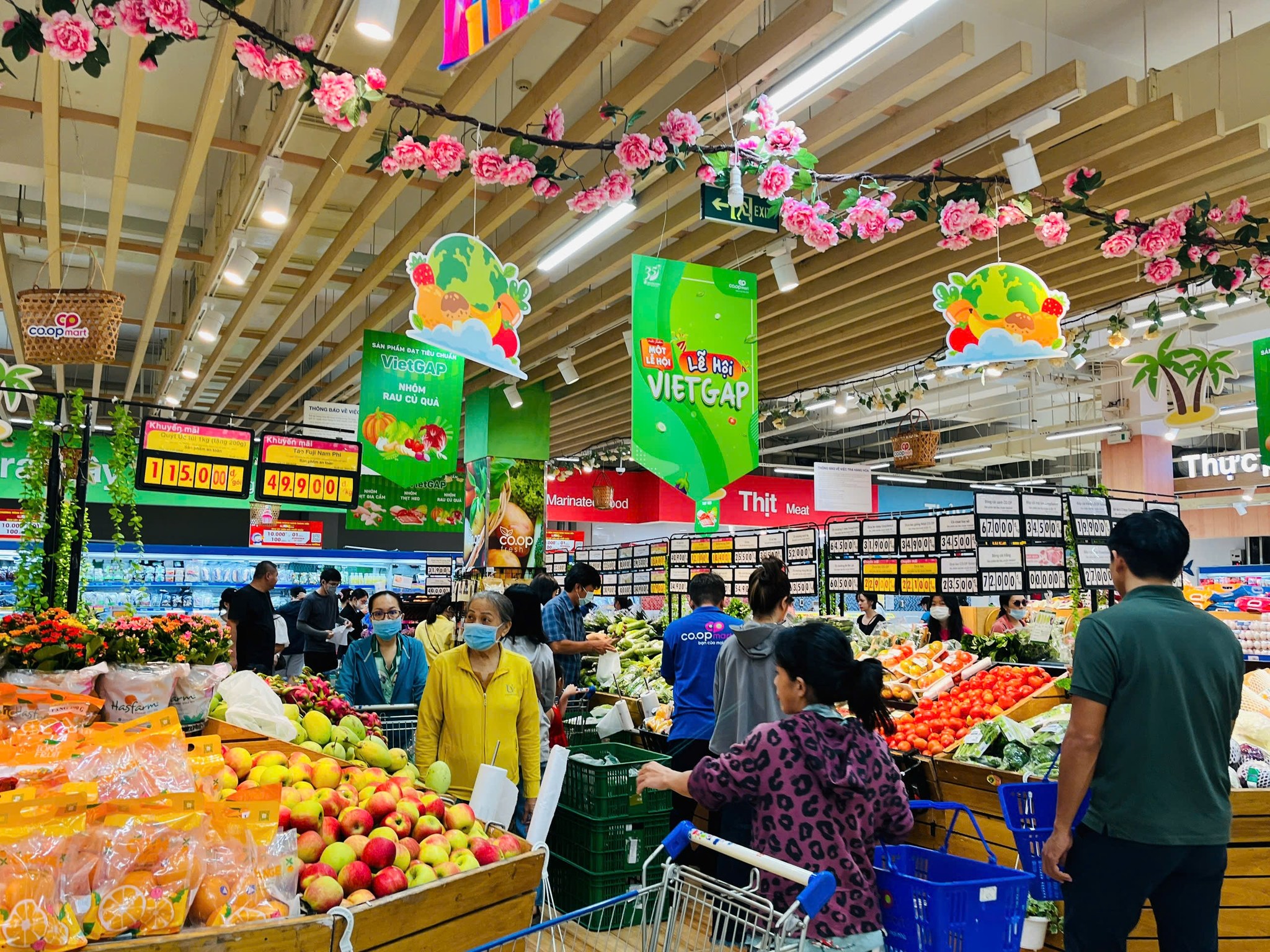 Hệ thống siêu thị Co.op Mart sẽ tiếp tục tổ chức các đợt khuyến mãi luân phiên từ nay đến cuối năm.