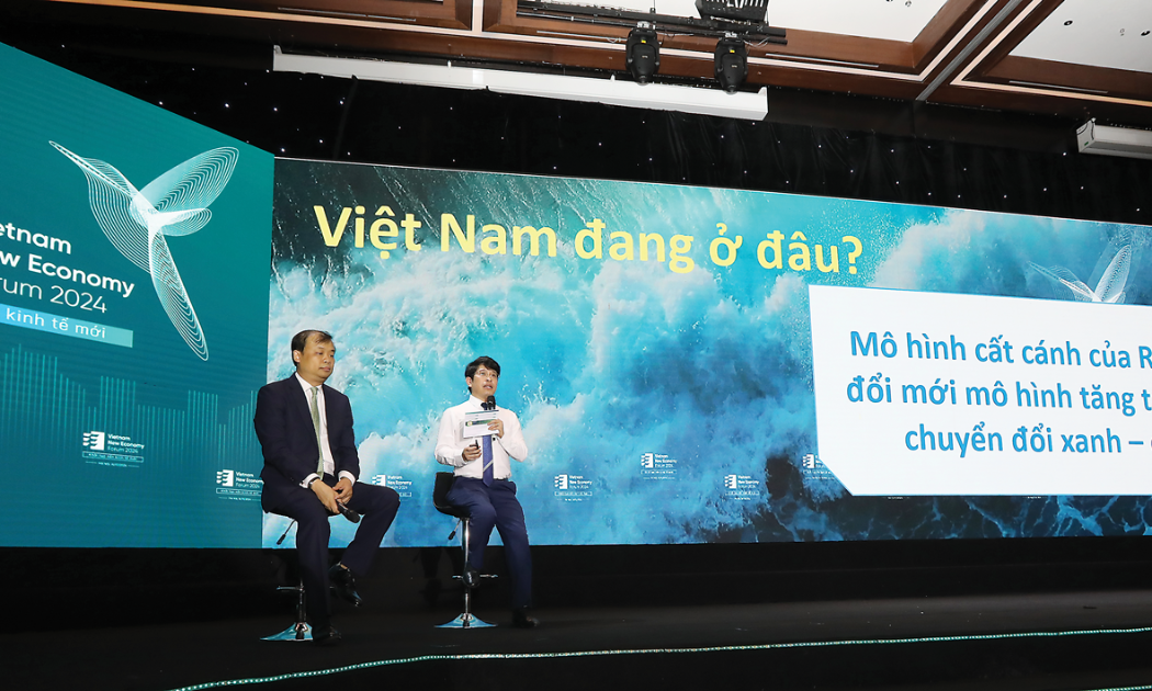 2 diễn giả phiên tham luận “Việt Nam: cơ hội, thách thức và động lực khởi tạo một nền kinh tế mới”.
