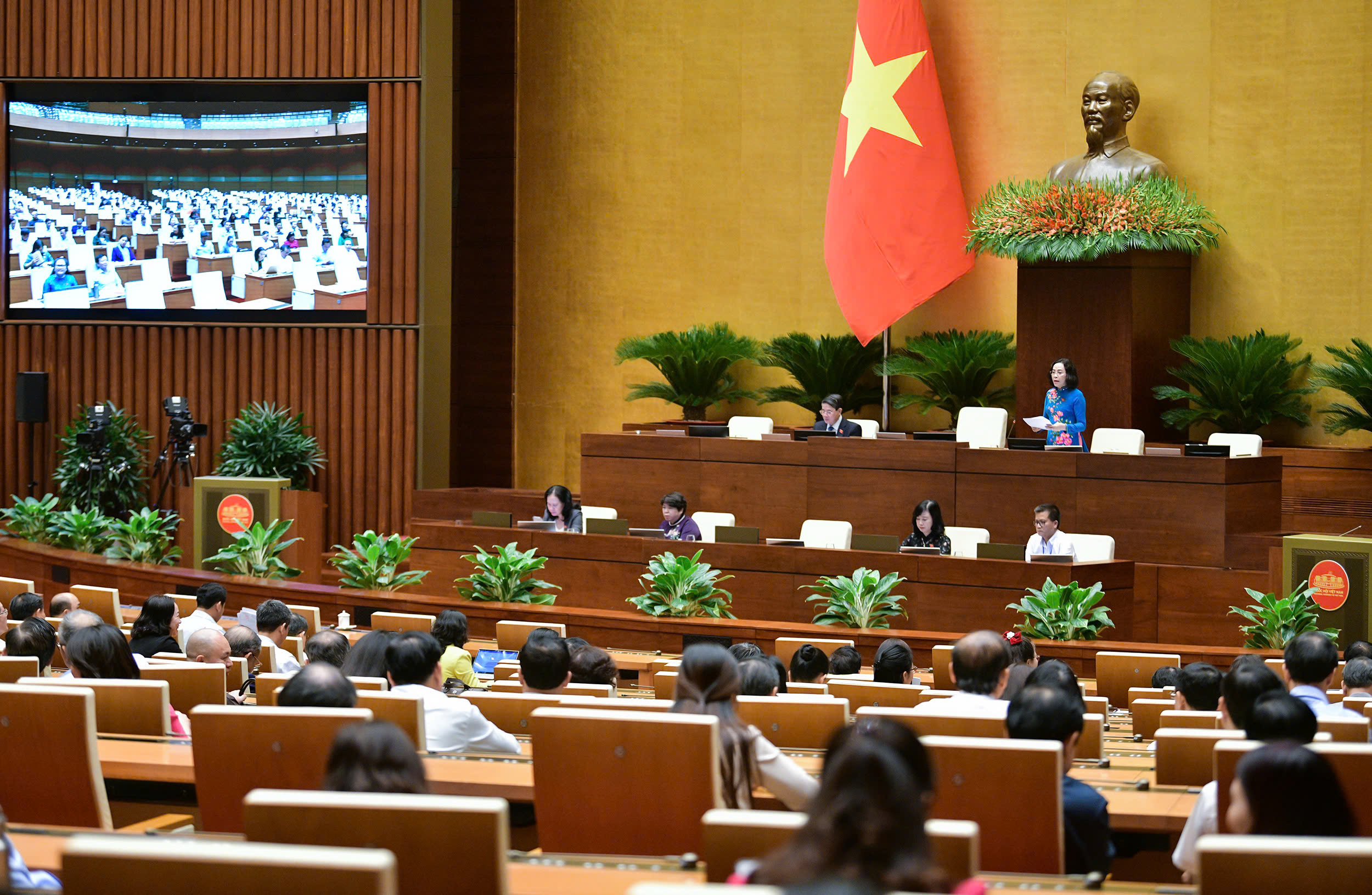 Toàn cảnh phiên họp. Ảnh: Quochoi.vn.