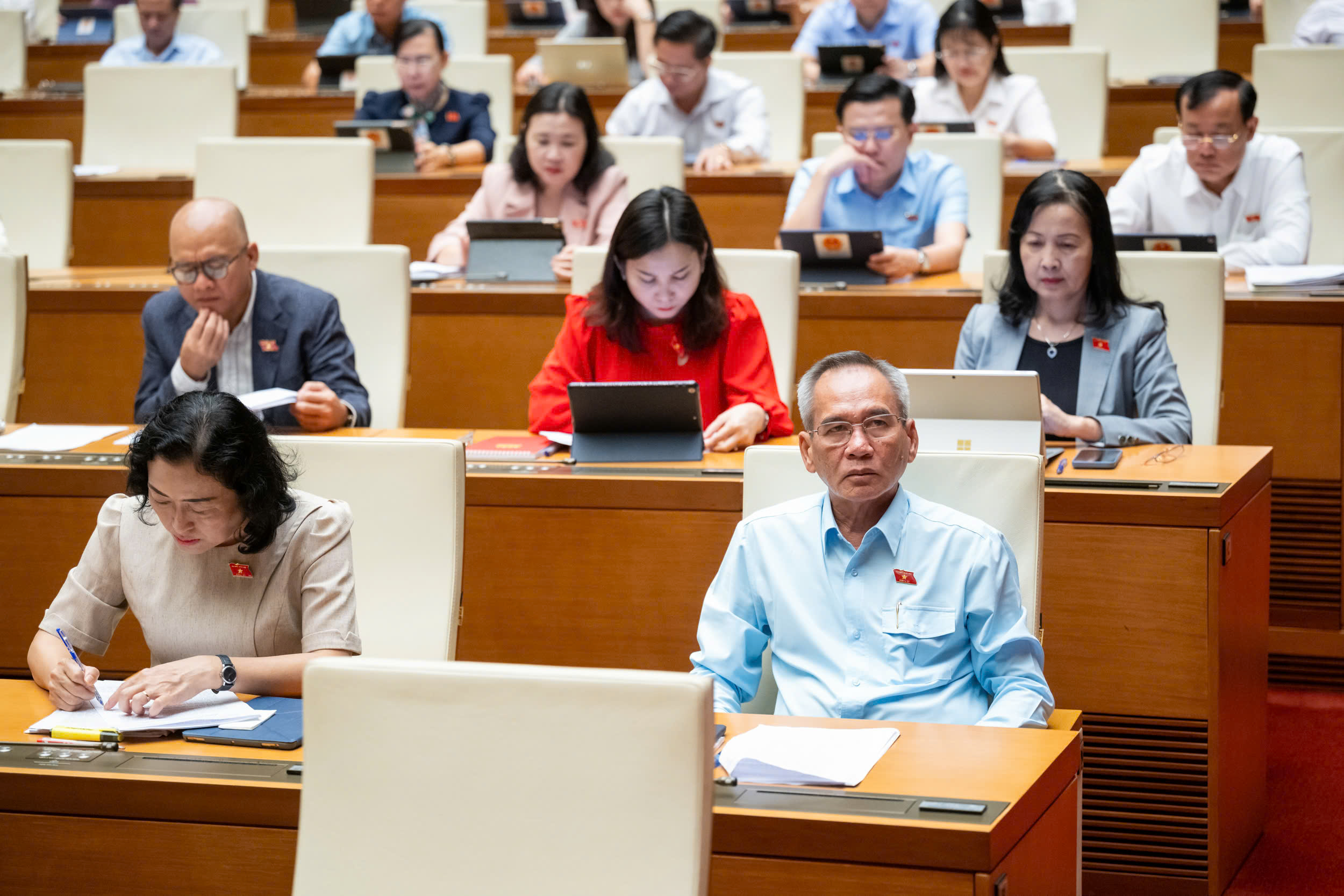 Các đại biểu tham dự phiên thảo luận. Ảnh: Quochoi.vn.