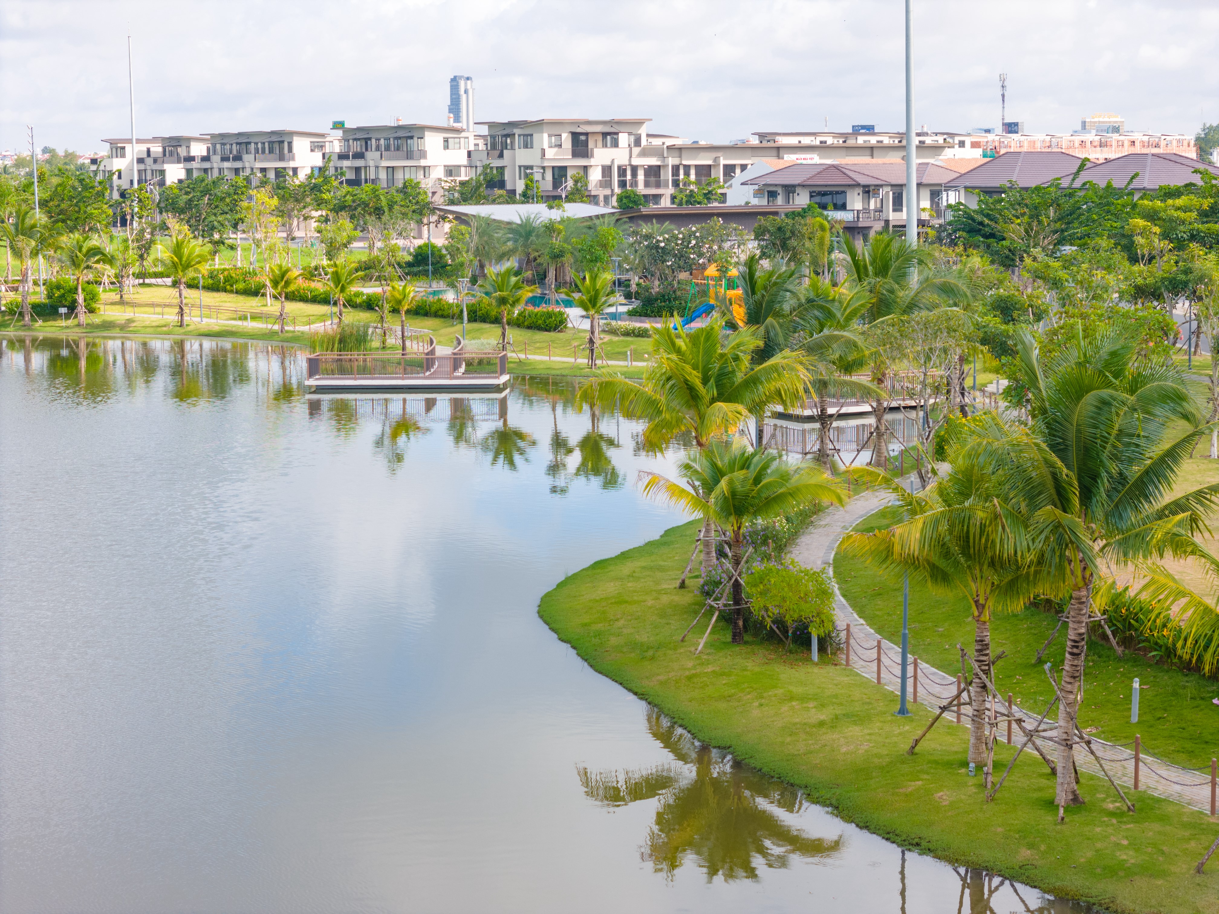 Công viên Hồ trung tâm là điểm nhấn nổi bật của Nam Long II Central Lake.