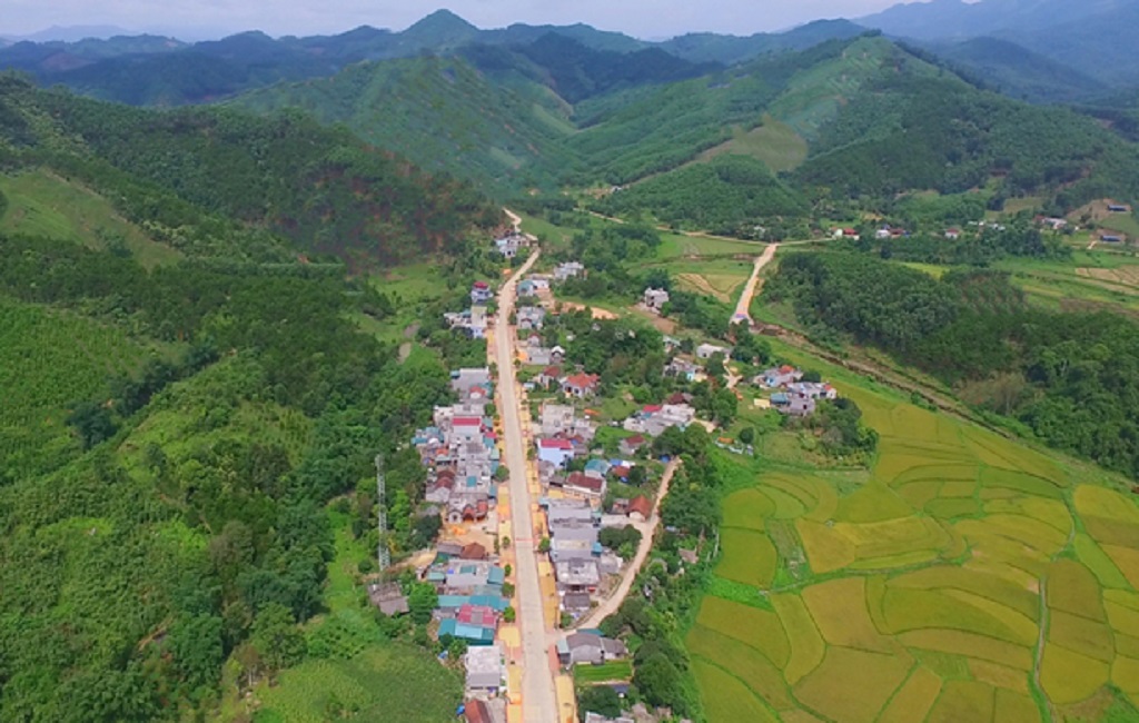 Nhiều xã tại các khu vực miền núi gặp khó khăn trong việc hoàn thiện các tiêu chí nông thôn mới.