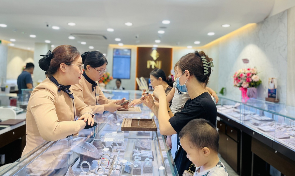 Lợi nhuận sau thuế của PNJ trong quý 3/2024 giảm gần 15%, đây là mức lợi nhuận quý thấp nhất trong vòng 3 năm.