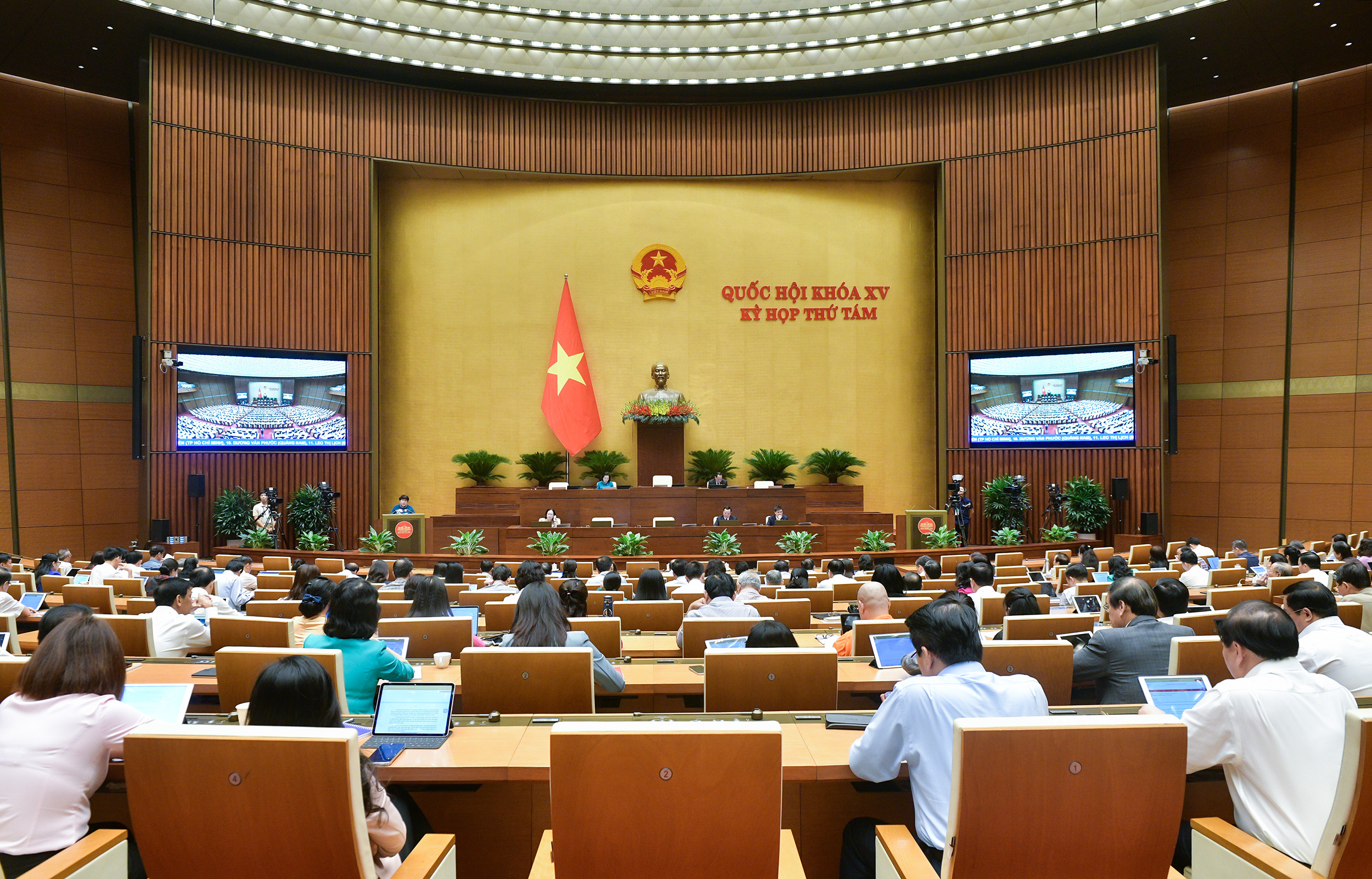To&agrave;n cảnh phi&ecirc;n họp. Ảnh: Quochoi.vn.