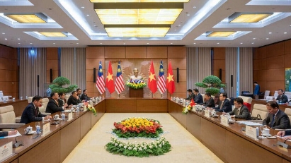 Top Vietnamese, Malaysian legislators hold talks in Hanoi