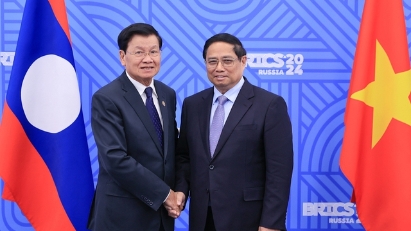 Prime Minister meets top Lao leader in Kazan