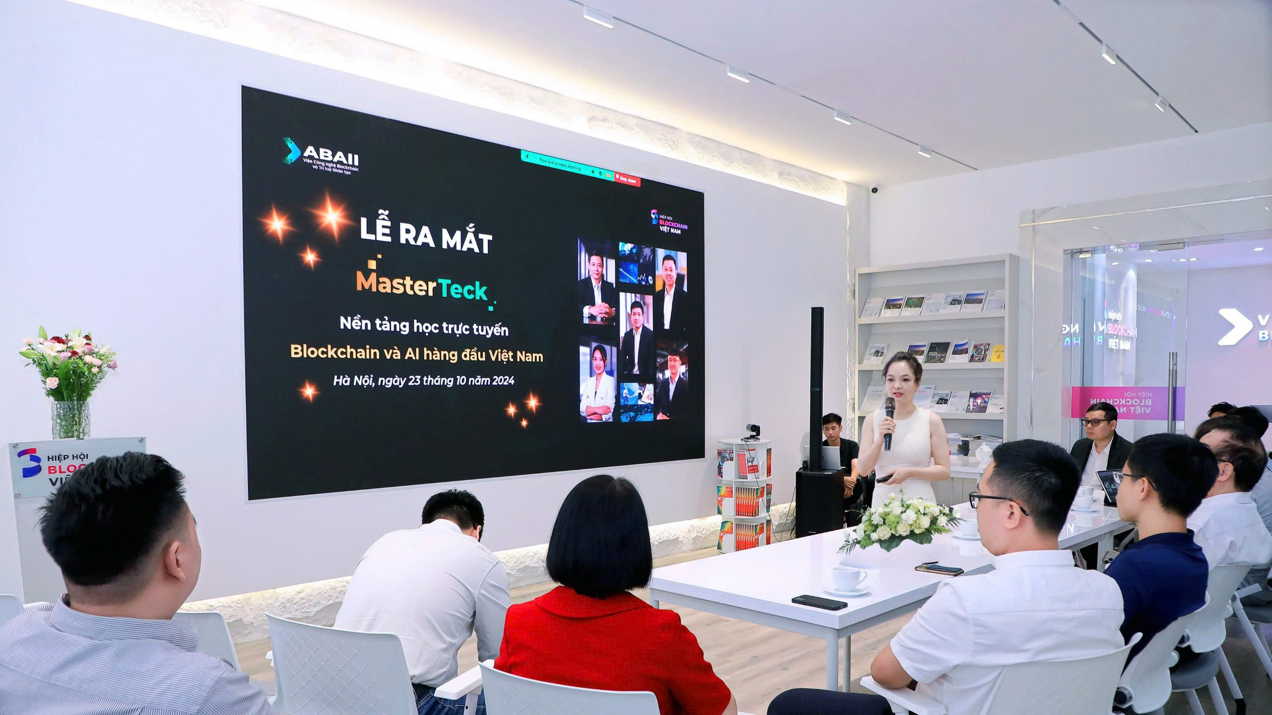 Bà Nguyễn Vân Hiền, Phó Viện trưởng Viện ABAII. 