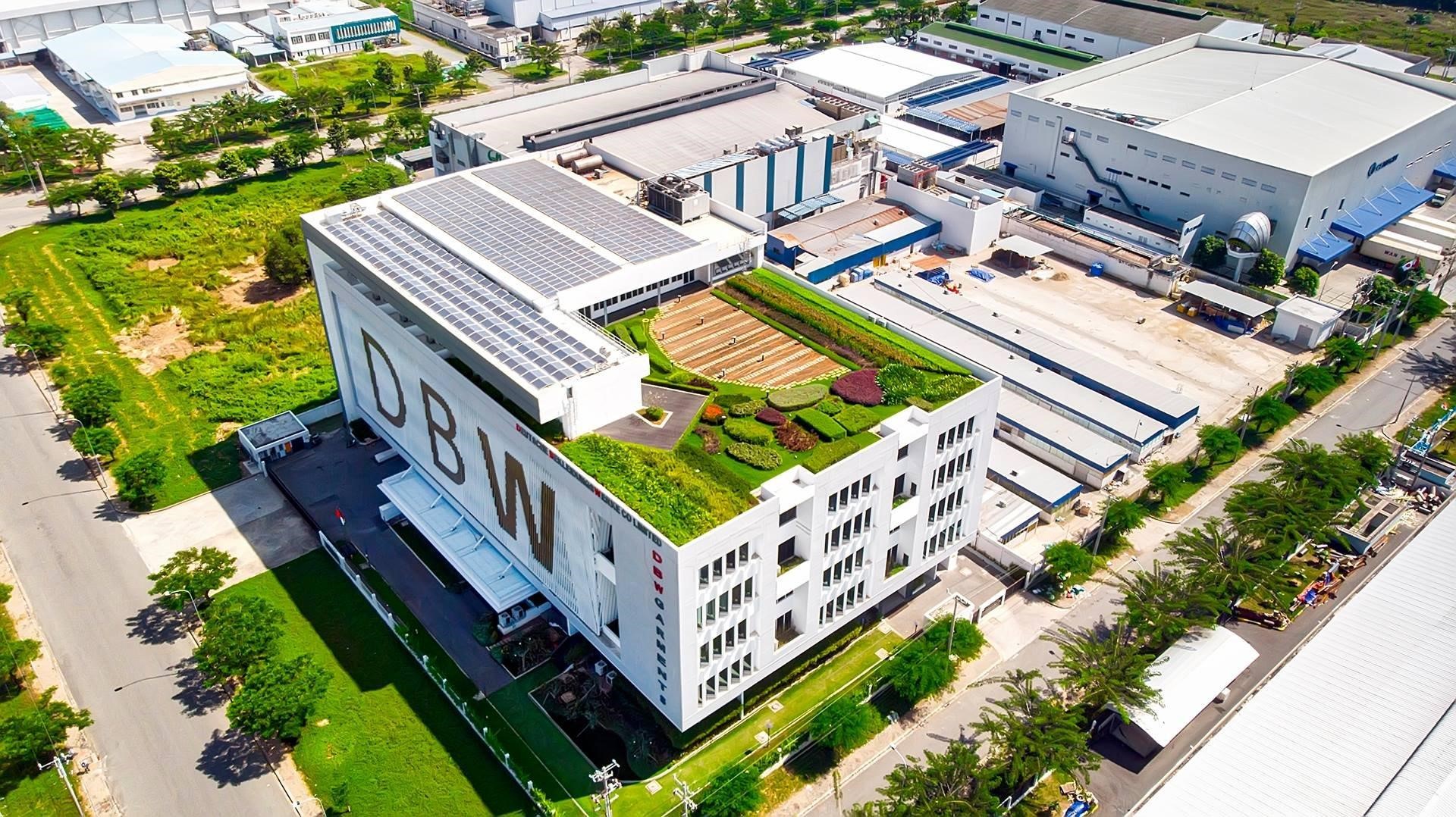 “Vườn trên mái” của DBW là một hệ thống thực vật đa dạng, bao phủ gần như toàn bộ diện tích mái nhà, làm mát và cải thiện hiệu quả năng lượng cho công trình.