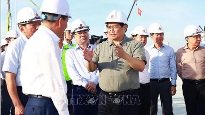 PM applauds progress of national exhibition centre project