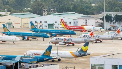 Four airports in central region temporarily halt operations due to typhoon