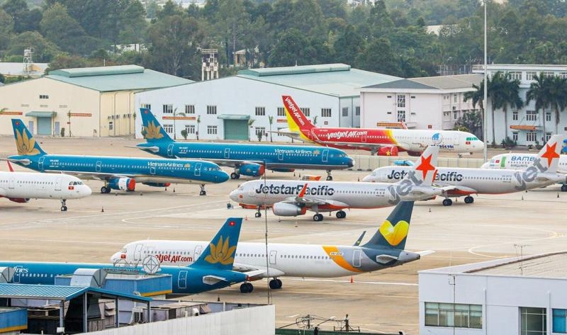 Four airports in central region temporarily halt operations due to typhoon
