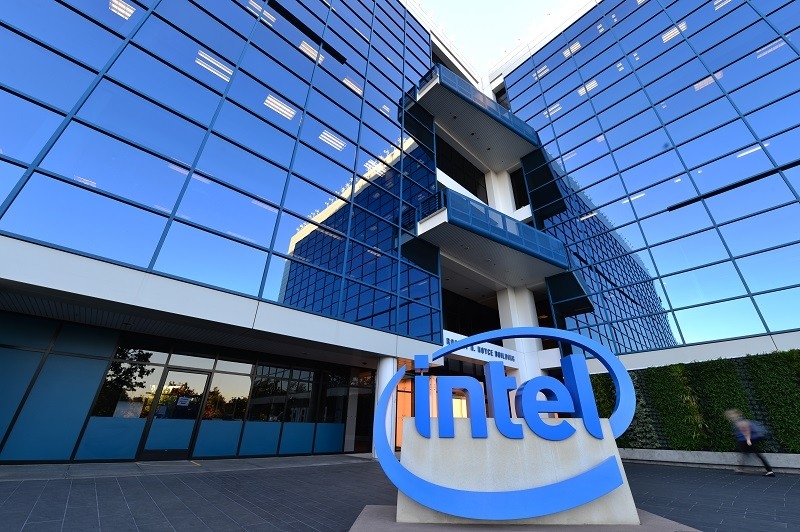 Theo các nhà phân tích, chuỗi sai lầm của Intel bắt nguồn từ văn hoá doanh nghiệp hình thành từ nhiều thập kỷ - luôn đặt lợi nhuận lên hàng đầu. 