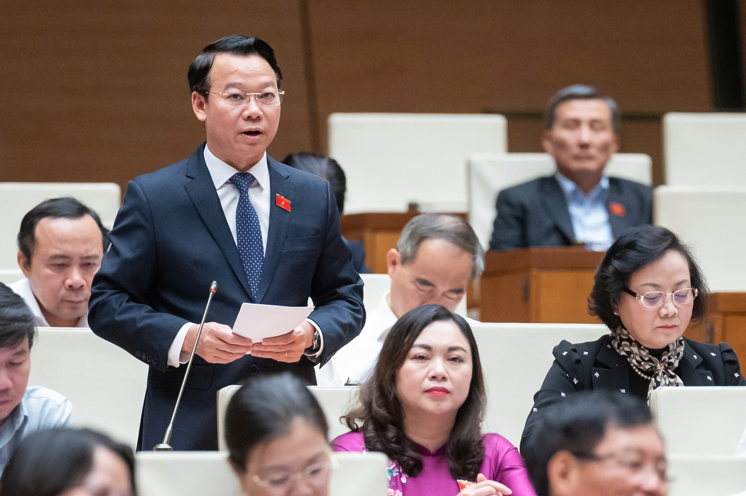 Bộ trưởng Bộ Tài nguyên và Môi trường Đỗ Đức Duy giải trình, làm rõ một số vấn đề đại biểu Quốc hội nêu.