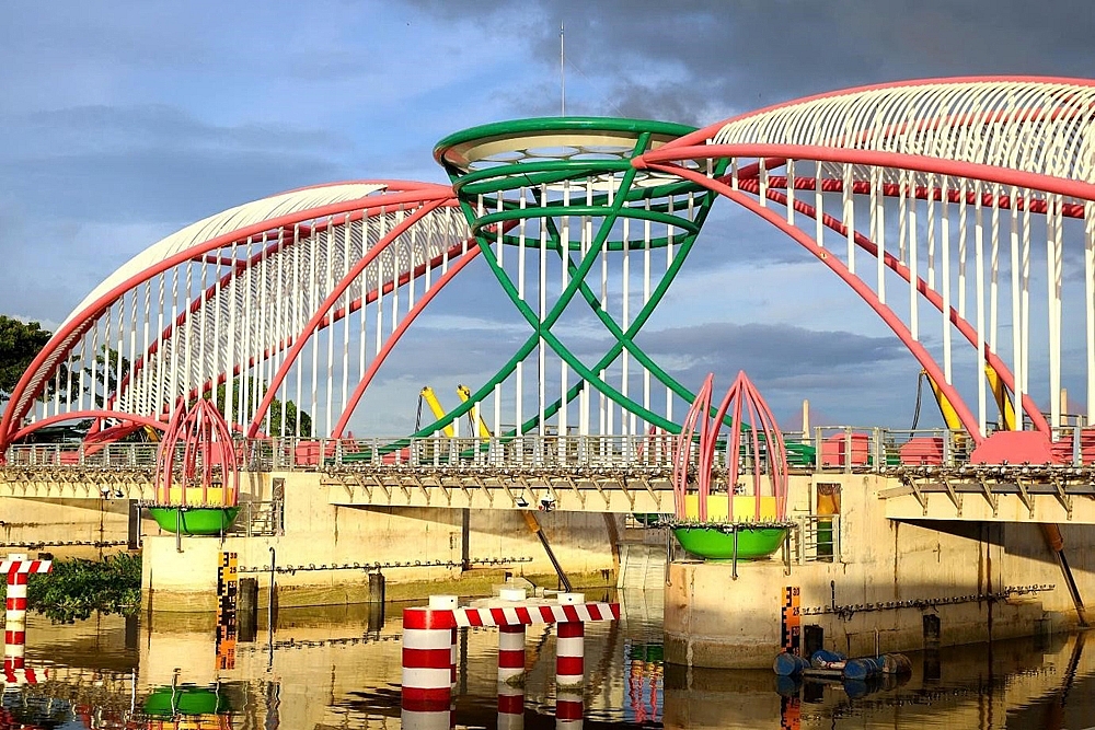 C&ocirc;ng tr&igrave;nh &acirc;u thuyền C&aacute;i Khế gi&uacute;p chống ngập cho th&agrave;nh phố Cần Thơ. Ảnh: Sơn-Hổ.