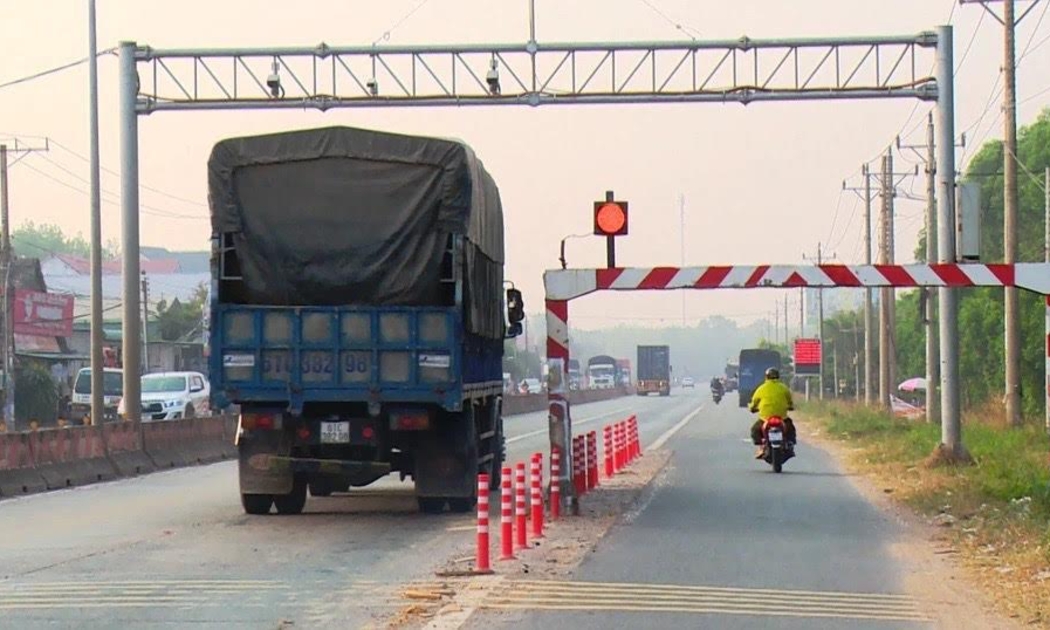 Sau 1 năm thí điểm xử phạt nguội vi phạm hành chính xe vi phạm tải trọng, tình hình vi phạm trên địa bàn TP.HCM đã giảm 93% - Ảnh minh hoạ.