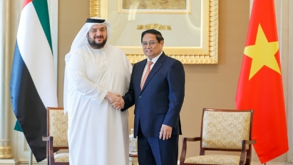 Vietnam seeks UAE's assistance in building financial centers