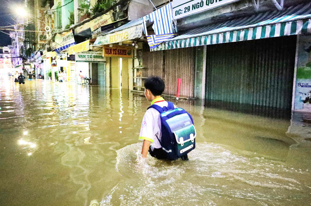 Mưa lớn và triều cường gây ngập nặng trên nhiều tuyến đường ở thành phố Cần Thơ. Ảnh tham khảo.
