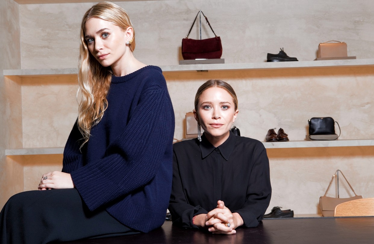 Mary-Kate và Ashley Olsen.