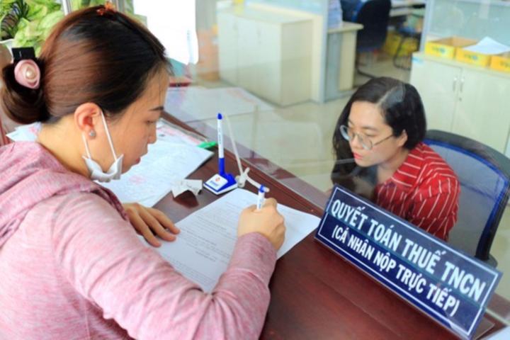 Cơ quan thuế khuyến cáo người nộp thuế là cá nhân tự thao tác nộp hồ sơ trực tuyến trên eTax Mobile hoặc website của Tổng cục Thuế.