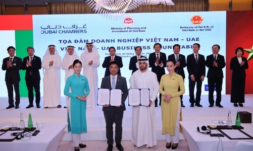 Vietnam Airlines cooperates with Etihad Airways and Emirates