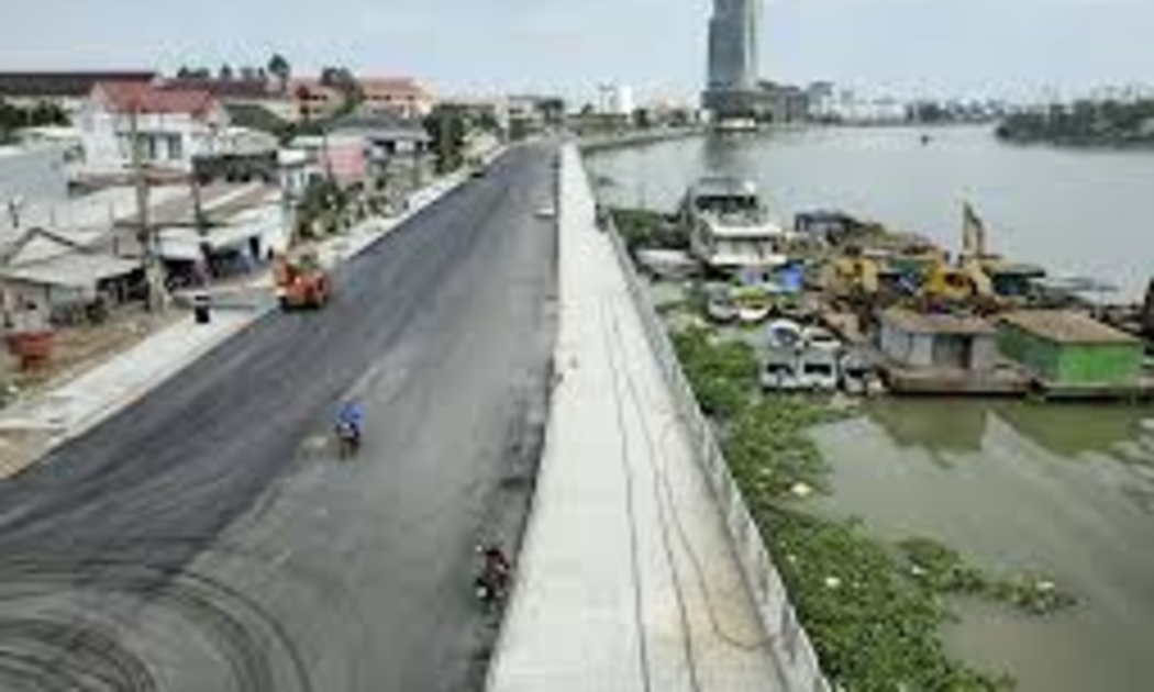 Kè sông Cần Thơ và đường sau kè (đường Tầm Vu) thuộc Dự án 3. Ảnh: Anh Khoa.