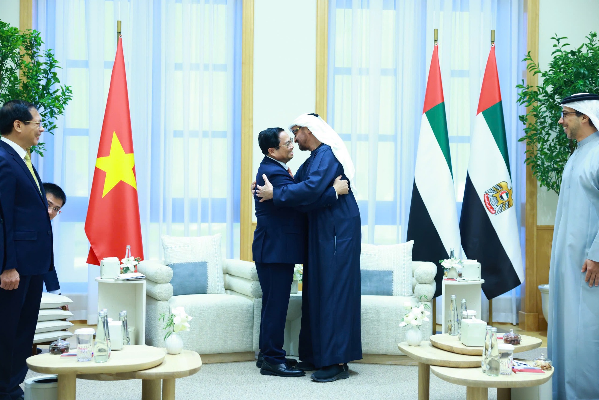 Thủ tướng Chính phủ Phạm Minh Chính và Tổng thống Sheikh Mohammed bin Zayed Al Nahyan - Ảnh: VGP