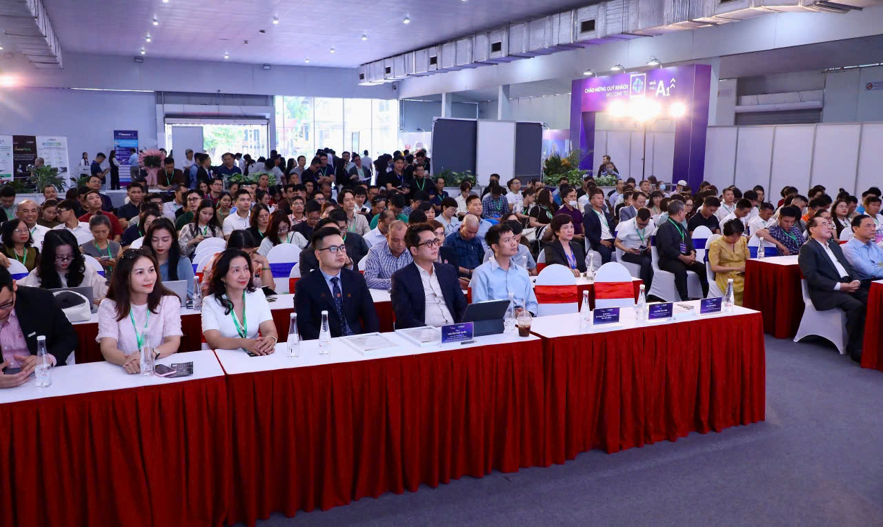 Hội thảo “Blockchain và AI: Làm chủ công nghệ, làm chủ tương lai” đã thu hút nhiều sự quan tâm. Ảnh Viện ABAII.