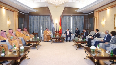 PM urges Vietnam, Saudi Arabia to realize commitments to strengthening economic ties