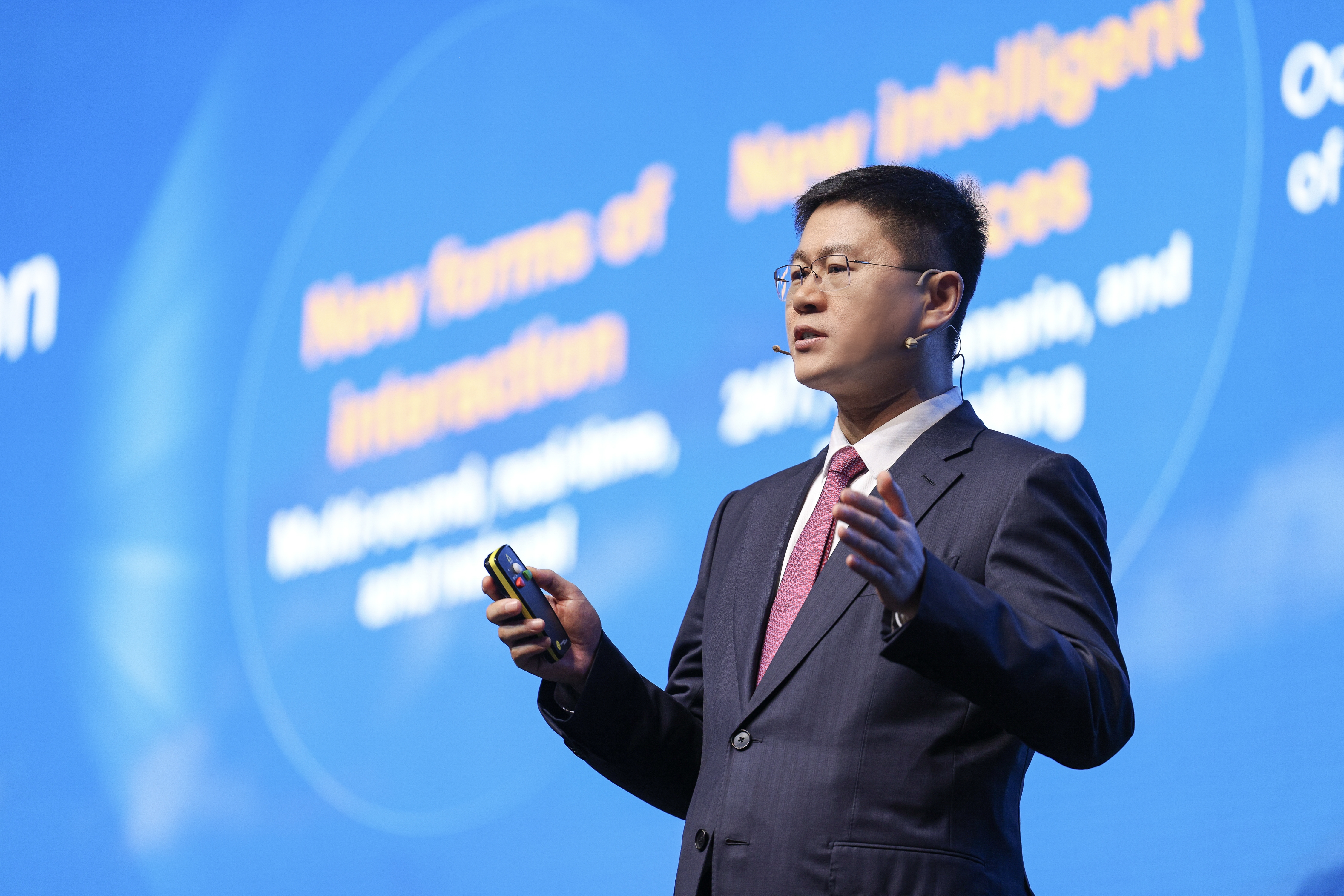 Ông Li Peng - Phó Chủ tịch Cấp cao, kiêm Chủ tịch Kinh doanh & Dịch vụ ICT