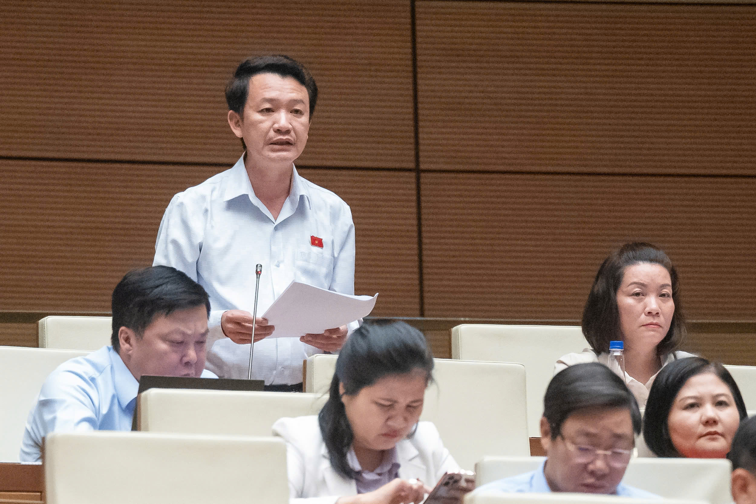 Đại biểu Trần Quang Minh, đo&agrave;n tỉnh Quảng B&igrave;nh. Ảnh: Quochoi.vn.