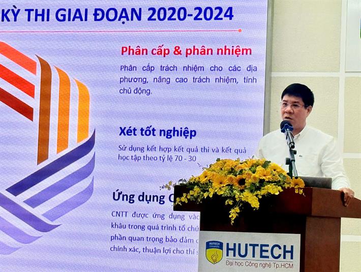 Ông Huỳnh Văn Chương, Cục trưởng Cục Quản lý Chất lượng (Bộ Giáo dục Đào tạo) báo cáo tại hội nghị. Ảnh: MOET.