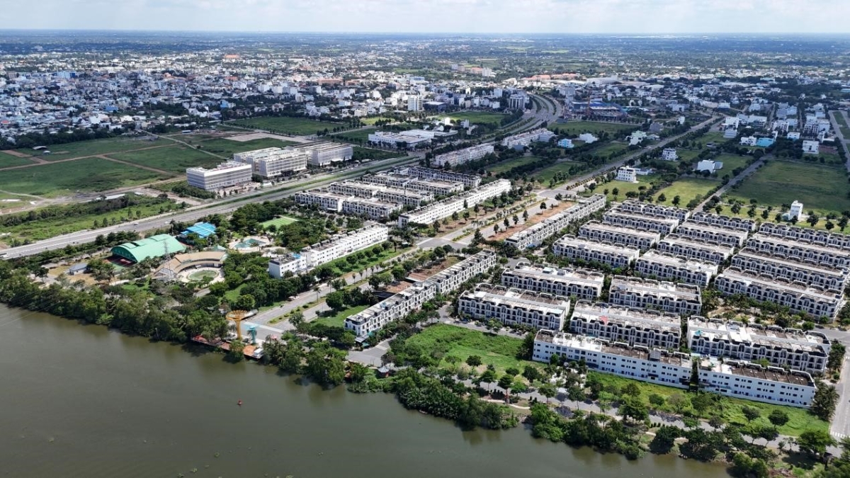 Khu đ&ocirc; thị La Villa tại phường 6, th&agrave;nh phố T&acirc;n An. Ảnh: Trần Anh Group.
