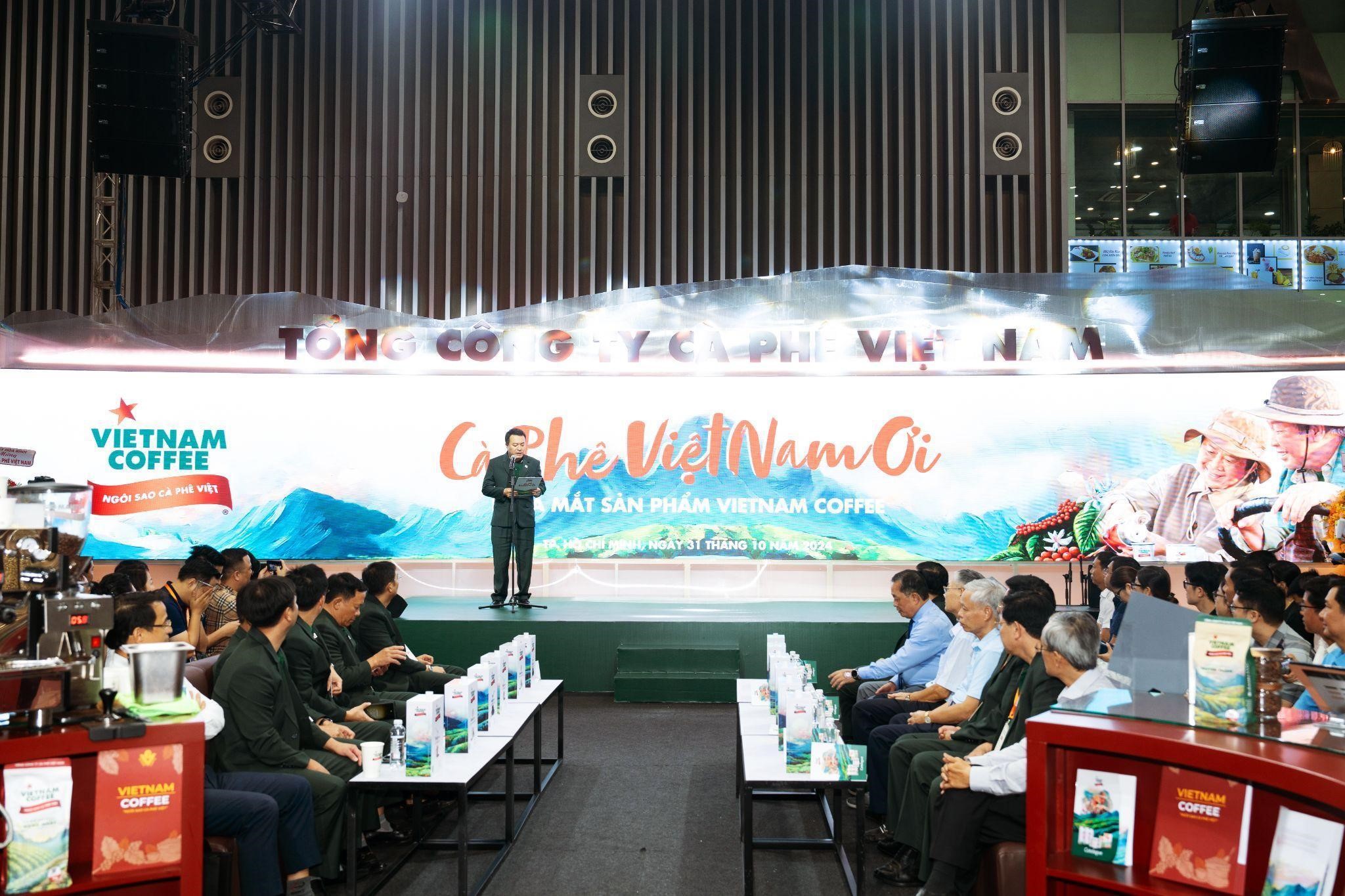 Ông Đặng Hồng Tuấn, Tổng giám đốc Tổng Công ty Cà phê Việt Nam, phát biểu tại sự kiện.