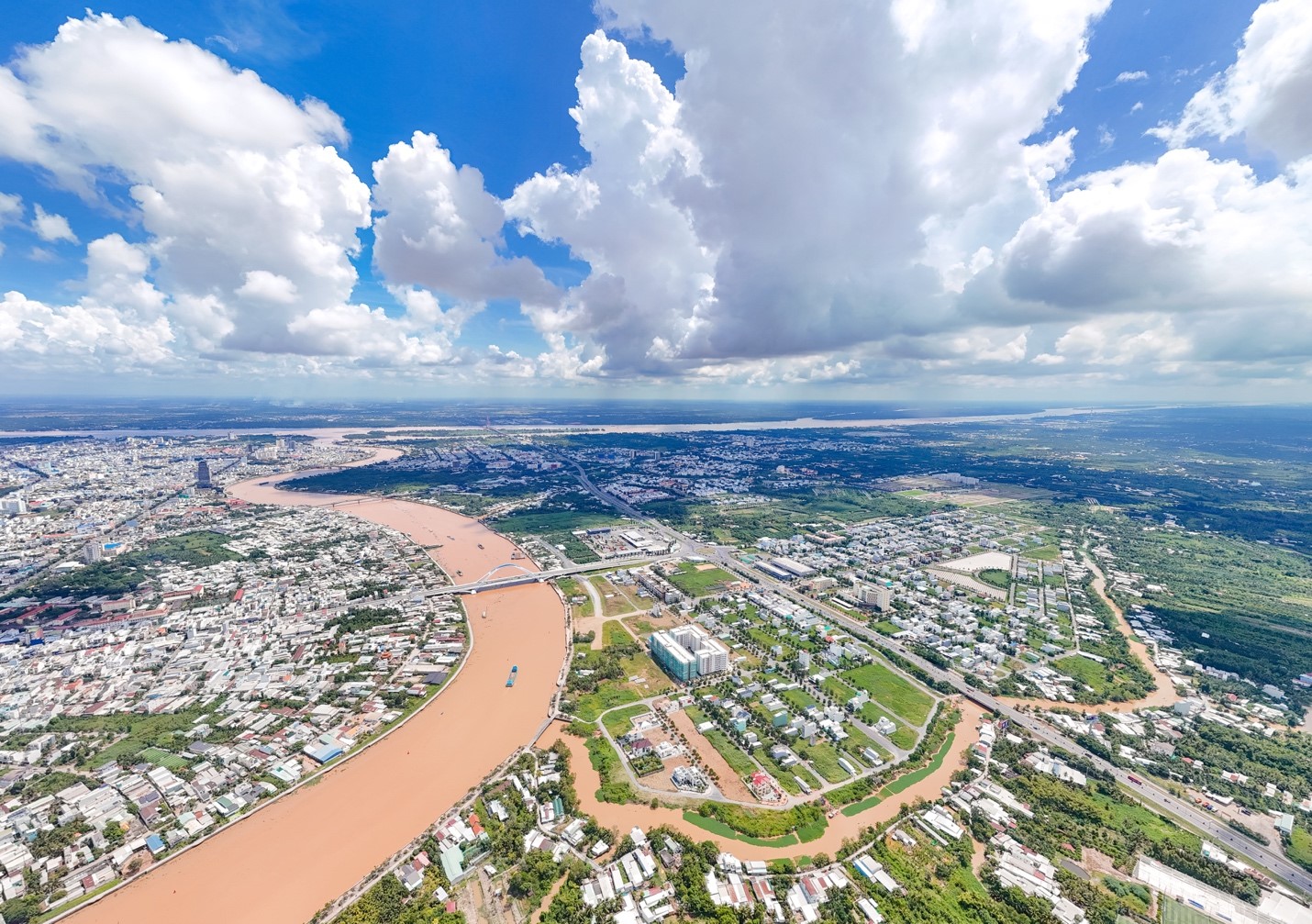 Cần Thơ được x&aacute;c định l&agrave; đ&ocirc; thị hạt nh&acirc;n của v&ugrave;ng Đồng bằng s&ocirc;ng Cửu Long.