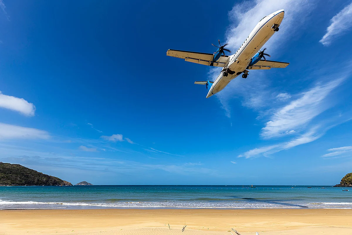 Nhu cầu lớn nhưng năng lực vận chuyển hạn chế khiến giá vé máy bay tới Côn Đảo thường xuyên ở mức cao.