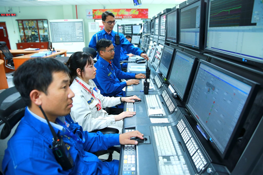 Tại nhà máy lọc dầu Dung Quất đã áp dụng hàng trăm giải pháp tiết kiệm năng lượng.