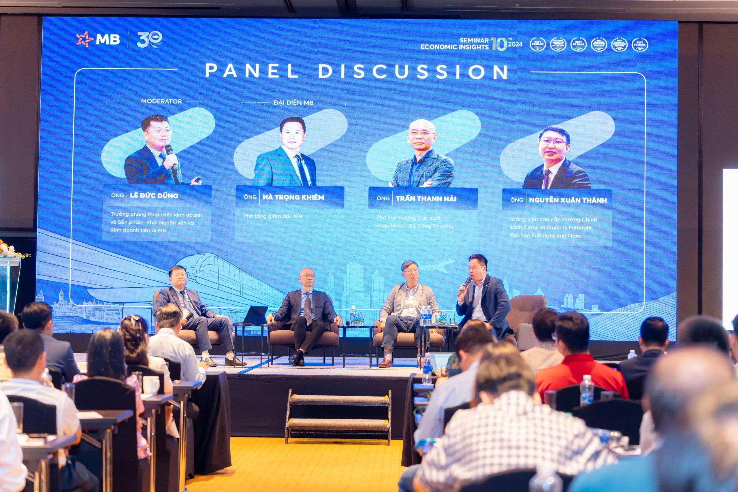 Phi&ecirc;n Thảo luận chung - Panel Discussion tại sự kiện.